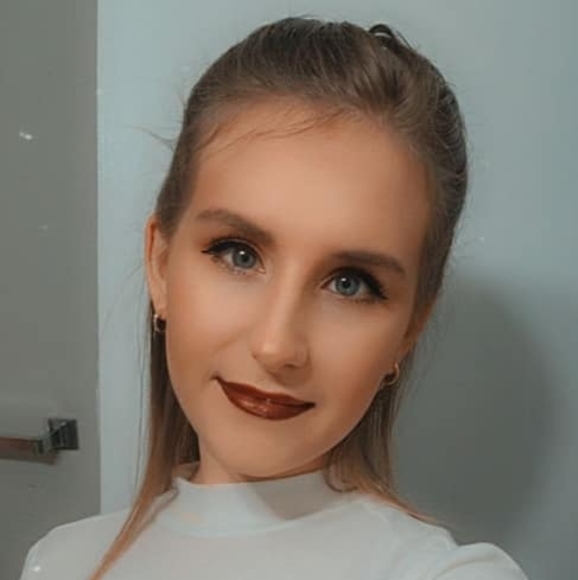 Meet your Posher, Katherine - Picture 1 of 1